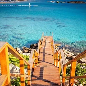 Ξενοδοχείο Silver Sands ***